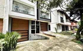 Apartamento moderno en conquistadores, excelente ubicación